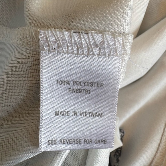 Roz & Ali black & white print 3/4 sleeve blouse with silver necklace size medium - Picture 7 of 8